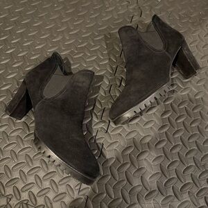 Stuart Weitzman Womens Jackson Lug Sole Heeled Suede Ankle Boots Black Size 9M